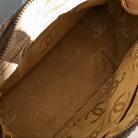 Auth. Chanel Beige Lambskin Wild Stitch Bowling Bag/Shoulder Bag - Picture 5 of 15